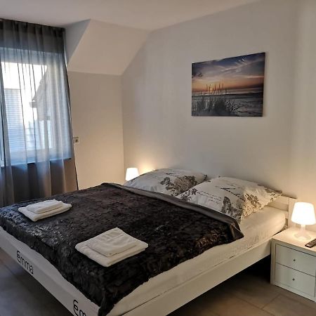 Apartamento Modern Wohnen I Parkplatz I Wlan I Netflix I Balkon I 6 Schlafplaetze Bad Oeynhausen Exterior foto